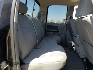 2008 Dodge 1500 SLT z VIN 1D7HA18218J125404, wystawiony jako Copart lot #58545215 z przebiegiem 117 548 mil mil oraz Szkoda całkowita • Salvage title. Historia ofert i sprzedaży dostępna na DreamBid. Obrazek 10.