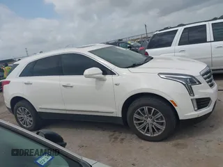 2019 Cadillac XT5 Luxury FWD z VIN 1GYKNCRSXKZ286643, wystawiony jako IAAI lot #42129213 z przebiegiem 87 091 mil mil oraz . Historia ofert i sprzedaży dostępna na DreamBid. Obrazek 13.
