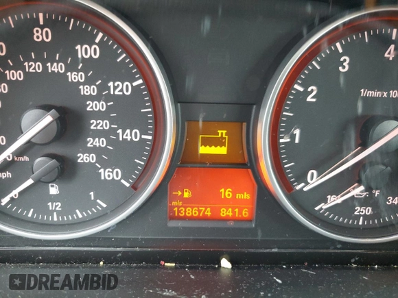 2008 BMW 3 Series 328i with VIN WBAWL13528PX17790, listed as a Copart auction lot 61657695 with 138,674 mi miles and Salvage title. Bid and sale history available at DreamBid. Image 9.