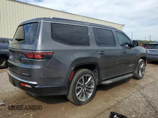 2024 Jeep Wagoneer Series II z VIN 1C4SJUBP3RS110968, wystawiony jako Copart lot #79137544 z przebiegiem 5 590 mil mil oraz Szkoda całkowita • Salvage title. Historia ofert i sprzedaży dostępna na DreamBid. Obrazek 3.