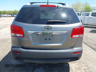 2011 Kia Sorento LX with VIN 5XYKT4A15BG175047, listed as a IAAI auction lot 42161402 with 102,509 mi miles and . Bid and sale history available at DreamBid. Image 16.