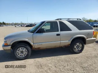 2005 Chevrolet Blazer LS z VIN 1GNCT18X55K111366, wystawiony jako Copart lot #54942375 z przebiegiem Nie podano mil oraz Czysty tytuł • Clean title. Historia ofert i sprzedaży dostępna na DreamBid. Obrazek 1.