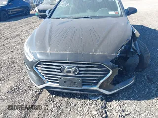 2019 Hyundai Sonata SE with VIN 5NPE24AF8KH755123, listed as a IAAI auction lot 40611551 with Not Provided miles and . Bid and sale history available at carsss.com. Image 12.