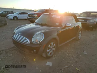2009 MINI Convertible z VIN WMWMR335X9TU95882, wystawiony jako Copart lot #85075864 z przebiegiem 101 873 mil mil oraz Czysty tytuł • Clean title. Historia ofert i sprzedaży dostępna na DreamBid. Obrazek 1.