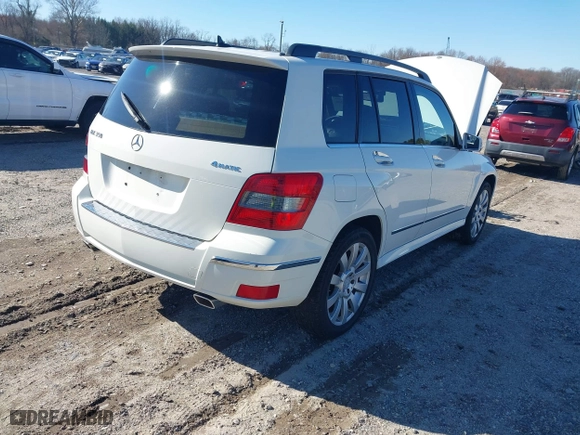 2012 Mercedes-Benz GLK-Class GLK 350 with VIN WDCGG8HB3CF765830, listed as a IAAI auction lot 41831266 with 149,204 mi miles. Bid and sale history available at carsss.com. Image 4.