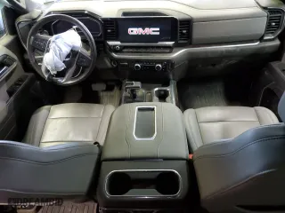2022 GMC Sierra 1500 SLT with VIN 3GTUUDET8NG648334, listed as a Copart auction lot 70908634 with 68,542 mi miles and Salvage Title. Bid and sale history available at carsss.com. Image 8.