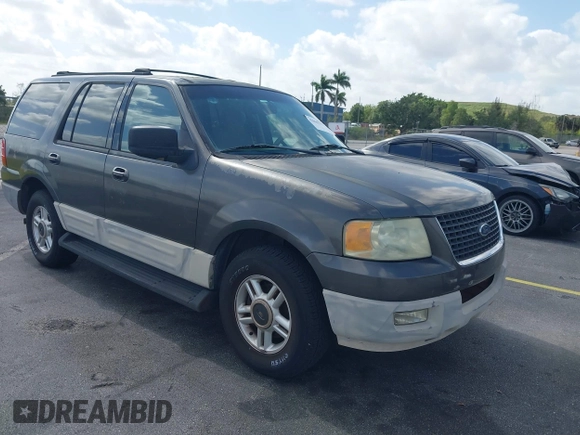 2003 Ford Expedition Special Service with VIN 1FMRU15W13LA15281, listed as a IAAI auction lot 42060325 with 143,869 mi miles. Bid and sale history available at carsss.com. Image 1.