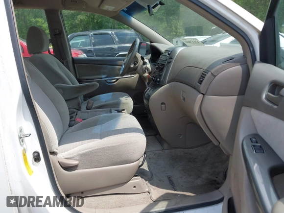 2010 Toyota Sienna CE with VIN 5TDKK4CC7AS340678, listed as a IAAI auction lot 42117080 with 202,894 mi miles. Bid and sale history available at carsss.com. Image 5.