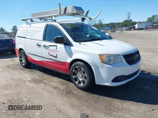 2014 Ram Cargo Van Tradesman with VIN 2C4JRGAG2ER353111, listed as a IAAI auction lot 41667424 with 200,798 mi miles. Bid and sale history available at carsss.com. Image 1.
