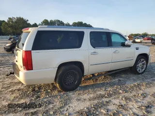 2010 Cadillac Escalade z VIN 1GYUCKEF1AR285882, wystawiony jako Copart lot #84595804 z przebiegiem 225 775 mil mil oraz Nie do naprawy • Non repairable. Historia ofert i sprzedaży dostępna na DreamBid. Obrazek 3.