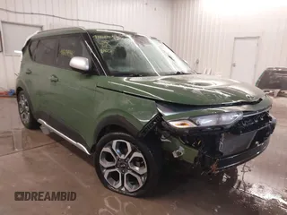 2021 Kia Soul LX with VIN KNDJ23AU0M7126728, listed as a IAAI auction lot 41604946 with 32,979 mi miles. Bid and sale history available at carsss.com. Image 1.