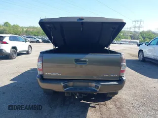 2015 Toyota Tacoma with VIN 3TMMU4FN5FM082376, listed as a IAAI auction lot 42144113 with 98,244 mi miles and . Bid and sale history available at DreamBid. Image 17.
