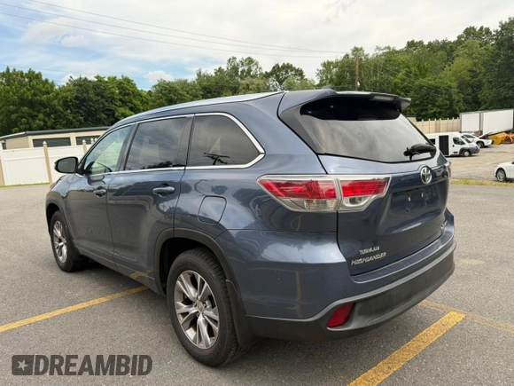 2015 Toyota Highlander XLE with VIN 5TDJKRFH2FS201565, listed as a Copart auction lot 63618945 with 173,689 mi miles and Clean title. Bid and sale history available at DreamBid. Image 2.
