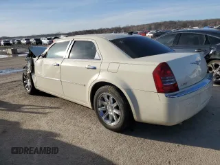 2006 Chrysler 300 C z VIN 2C3KA63H46H224097, wystawiony jako Copart lot #46235425 z przebiegiem 147 147 mil mil oraz Szkoda całkowita • Salvage title. Historia ofert i sprzedaży dostępna na DreamBid. Obrazek 2.