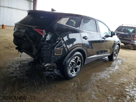 2024 Kia Sportage LX with VIN KNDPU3DF2R7280284, listed as a Copart auction lot 89011125 with 27,650 mi miles and Clean Title. Bid and sale history available at carsss.com. Image 3.