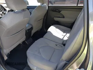 2021 Toyota Highlander L with VIN 5TDZZRAH3MS034975, listed as a IAAI auction lot 39170135 with 86,052 mi miles and . Bid and sale history available at DreamBid. Image 8.