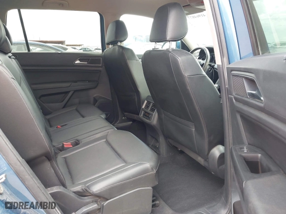 2019 Volkswagen Atlas 3.6L V6 SE w/Technology with VIN 1V2WR2CA4KC577548, listed as a IAAI auction lot 41964877 with 74,361 mi miles. Bid and sale history available at carsss.com. Image 8.
