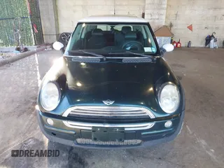 2002 MINI Hardtop with VIN WMWRC33472TC34913, listed as a IAAI auction lot 41599382 with 150,177 mi miles and . Bid and sale history available at DreamBid. Image 12.