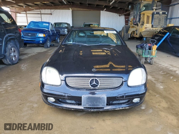 2001 Mercedes-Benz SLK 230 Kompressor z VIN WDBKK49F41F209482, wystawiony jako Copart lot #45523305 z przebiegiem Nie podano mil oraz Szkoda całkowita • Salvage title. Historia ofert i sprzedaży dostępna na DreamBid. Obrazek 5.