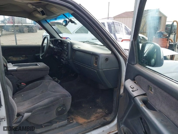 2002 GMC Sierra 1500 SLE with VIN 2GTEC19T421129317, listed as a IAAI auction lot 41311175 with 1 mi miles. Bid and sale history available at carsss.com. Image 5.