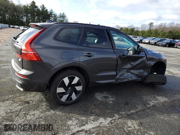 2024 Volvo XC60 Plus Dark Theme z VIN YV4H60DLXR1849191, wystawiony jako Copart lot #50136745 z przebiegiem 12 752 mil mil oraz Szkoda całkowita • Salvage title. Historia ofert i sprzedaży dostępna na DreamBid. Obrazek 3.