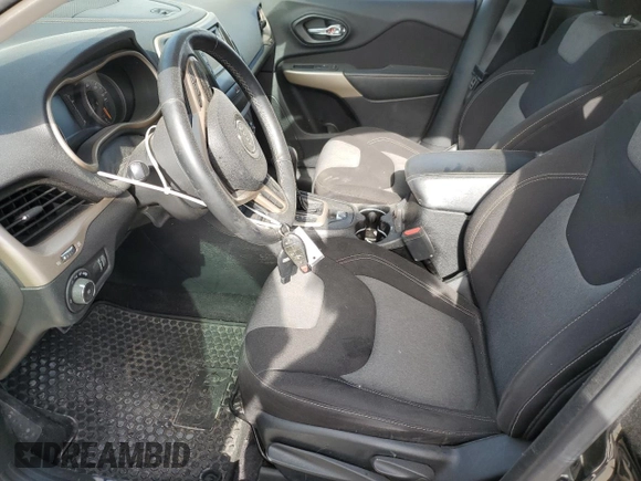 2018 Jeep Cherokee Latitude Tech Connect z VIN 1C4PJLCB8JD537025, wystawiony jako Copart lot #56568695 z przebiegiem 149 071 mil mil oraz Szkoda całkowita • Salvage title. Historia ofert i sprzedaży dostępna na DreamBid. Obrazek 7.