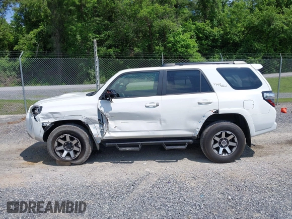 2021 Toyota 4Runner TRD Off Road Premium with VIN JTERU5JR5M5903979, listed as a IAAI auction lot 42268913 with 34,094 mi miles and . Bid and sale history available at DreamBid. Image 14.