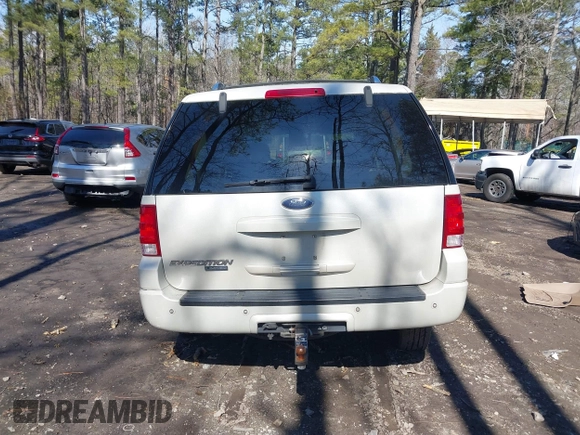 2006 Ford Expedition Limited with VIN 1FMFU19576LA66177, listed as a IAAI auction lot 41663217 with 166,118 mi miles. Bid and sale history available at carsss.com. Image 17.