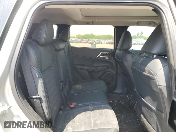 2024 Mitsubishi Outlander SE z VIN JA4J3VA82RZ035364, wystawiony jako Copart lot #51957115 z przebiegiem 18 144 mil mil oraz Szkoda całkowita • Salvage title. Historia ofert i sprzedaży dostępna na DreamBid. Obrazek 11.