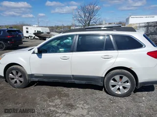 2011 Subaru Outback 2.5i Prem AWP/Pwr Moon with VIN 4S4BRBGC6B3420580, listed as a IAAI auction lot 41988017 with 172,934 mi miles. Bid and sale history available at carsss.com. Image 13.