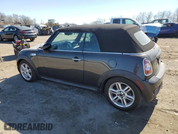 2015 MINI Convertible S z VIN WMWZP3C52FT708928, wystawiony jako Copart lot #49580345 z przebiegiem 62 342 mil mil oraz Czysty tytuł • Clean title. Historia ofert i sprzedaży dostępna na DreamBid. Obrazek 2.