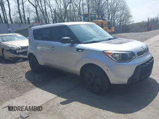 2014 Kia Soul with VIN KNDJN2A20E7738784, listed as a IAAI auction lot 42102980 with 139,242 mi miles. Bid and sale history available at carsss.com. Image 1.