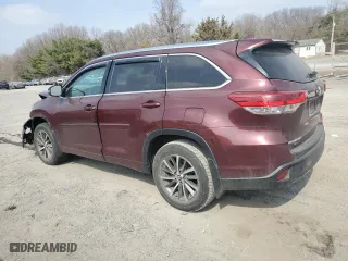 2017 Toyota Highlander XLE with VIN 5TDJZRFH4HS462890, listed as a Copart auction lot 48842515 with 136,303 mi miles and Salvage Title. Bid and sale history available at carsss.com. Image 2.