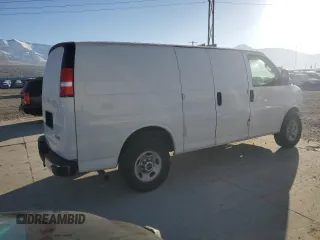 2024 GMC Savana Cargo Van with VIN 1GTW7AFP4R1100447, listed as a Copart auction lot 42630055 with 19,129 mi miles and Salvage Title. Bid and sale history available at carsss.com. Image 3.