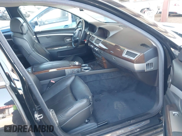 2008 BMW 7 Series 750Li z VIN WBAHN835X8DT83280, wystawiony jako IAAI lot #41735528 z przebiegiem 103 464 mil mil oraz . Historia ofert i sprzedaży dostępna na DreamBid. Obrazek 5.
