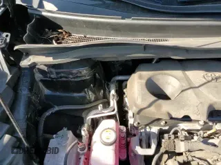 2021 Toyota Sienna LE z VIN 5TDKRKEC0MS047447, wystawiony jako Copart lot #71488175 z przebiegiem 142 078 mil mil oraz Szkoda całkowita • Salvage title. Historia ofert i sprzedaży dostępna na DreamBid. Obrazek 14.