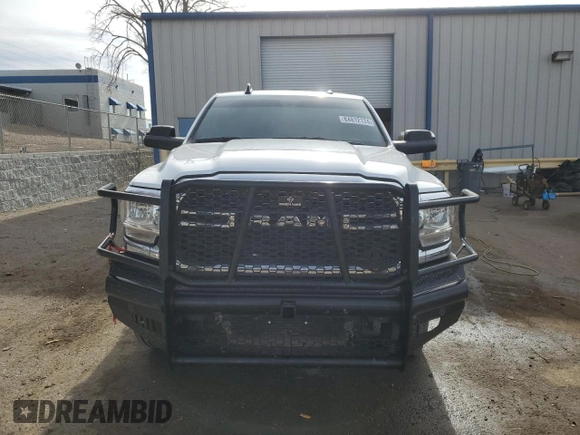 2022 Ram 2500 Tradesman with VIN 3C6UR5HL7NG273921, listed as a Copart auction lot 84812174 with 33,986 mi miles and Clean title. Bid and sale history available at DreamBid. Image 5.