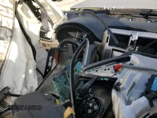 2011 Lexus GX 460 Premium z VIN JTJJM7FXXB5023004, wystawiony jako Copart lot #86500184 z przebiegiem Nie podano mil oraz Nie do naprawy • Non repairable. Historia ofert i sprzedaży dostępna na DreamBid. Obrazek 9.