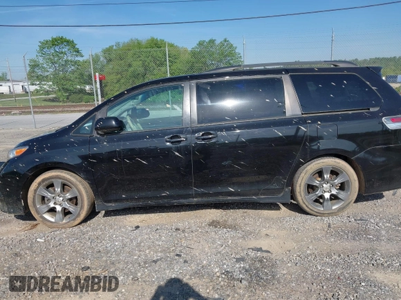 2011 Toyota Sienna SE with VIN 5TDXK3DC0BS045860, listed as a IAAI auction lot 42120173 with 285,091 mi miles and . Bid and sale history available at DreamBid. Image 14.