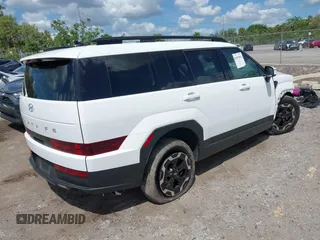 2025 Hyundai Santa Fe SEL z VIN 5NMP24GL1SH082601, wystawiony jako IAAI lot #41957894 z przebiegiem 1 823 mil mil oraz . Historia ofert i sprzedaży dostępna na DreamBid. Obrazek 4.