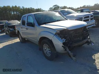 2018 Nissan Frontier SV V6 with VIN 1N6DD0ER5JN724779, listed as a IAAI auction lot 41716717 with 92,737 mi miles. Bid and sale history available at carsss.com. Image 1.