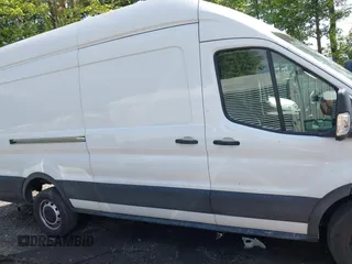 2022 Ford Transit Cargo z VIN 1FTBR3XG4NKA04700, wystawiony jako IAAI lot #42753263 z przebiegiem 80 467 mil mil oraz . Historia ofert i sprzedaży dostępna na DreamBid. Obrazek 13.