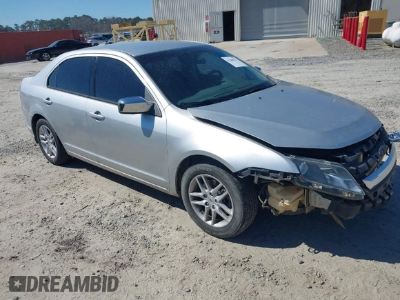 2011 Ford Fusion S with VIN 3FAHP0GA3BR311556, listed as a IAAI auction lot 41668511 with 200,159 mi miles. Bid and sale history available at carsss.com. Image 1.