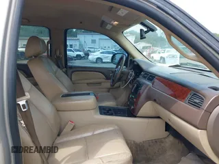 2010 Chevrolet Tahoe LT с VIN 1GNUCBE09AR216446, выставлен на аукционе IAAI как лот 42002298 с пробегом 278 738 миль миль и . История ставок и продаж доступна на DreamBid. Изображение 5.