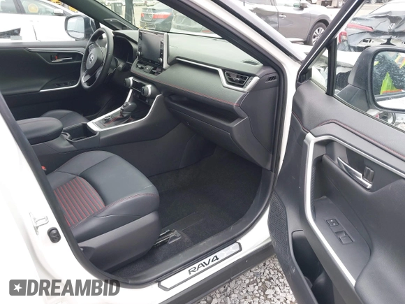 2022 Toyota RAV4 XSE with VIN JTMEB3FV1ND100256, listed as a IAAI auction lot 42127288 with 30,367 mi miles and . Bid and sale history available at DreamBid. Image 5.