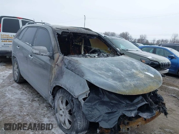 2011 Kia Sorento LX with VIN 5XYKT4A11BG043208, listed as a IAAI auction lot 41385671 with 1 mi miles. Bid and sale history available at carsss.com. Image 1.