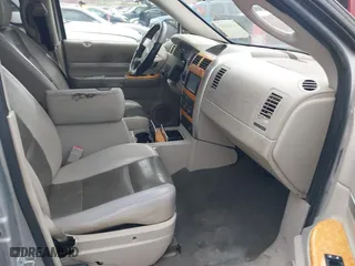 2008 Chrysler Aspen Limited with VIN 1A8HW58208F125781, listed as a IAAI auction lot 41900032 with 230,074 mi miles. Bid and sale history available at carsss.com. Image 4.