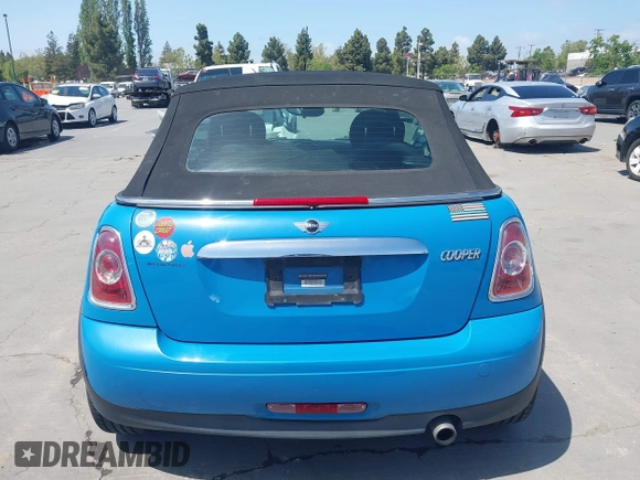 2014 MINI Convertible с VIN WMWZN3C55ET569656, выставлен на аукционе IAAI как лот 42105348 с пробегом 87 671 миль миль и . История ставок и продаж доступна на DreamBid. Изображение 16.