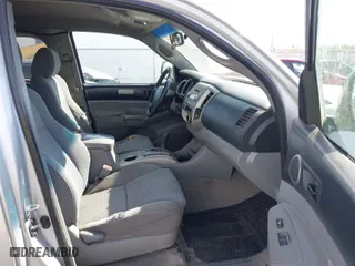 2007 Toyota Tacoma PreRunner with VIN 5TETU62N07Z455180, listed as a IAAI auction lot 41600899 with 372,636 mi miles. Bid and sale history available at carsss.com. Image 5.