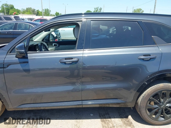 2023 Kia Sorento SX z VIN 5XYRK4LF3PG242259, wystawiony jako IAAI lot #41970398 z przebiegiem 31 293 mil mil oraz . Historia ofert i sprzedaży dostępna na DreamBid. Obrazek 14.